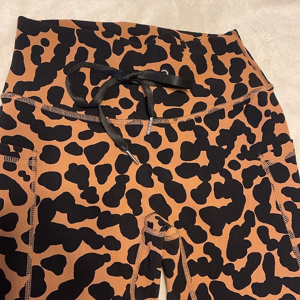 NWOT Salty Honey COMMIT LEGGING in BITE ~ Medium - Picture 7 of 8